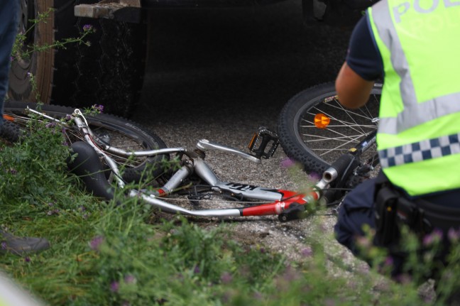 	Radfahrer bei Kollision mit LKW in Wels-Neustadt schwer verletzt