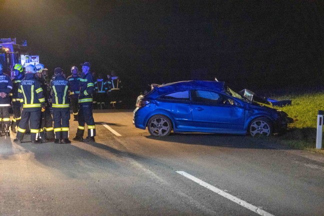 	Drei Verletzte bei schwerem Autoüberschlag in Waldzell