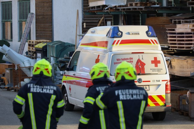 	Brand bei einem Holzverarbeitungsbetrieb in Schwanenstadt sorgte für Einsatz zweier Feuerwehren