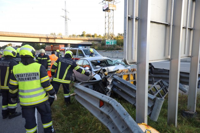 	Drei Verletzte: Auto kracht auf Innkreisautobahn bei Haag am Hausruck frontal gegen Anpralldämpfer