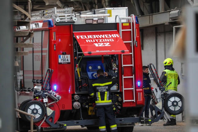 	Drei Feuerwehren bei Brand in einer Trocknungsanlage eines Unternehmens in Hörsching im Einsatz