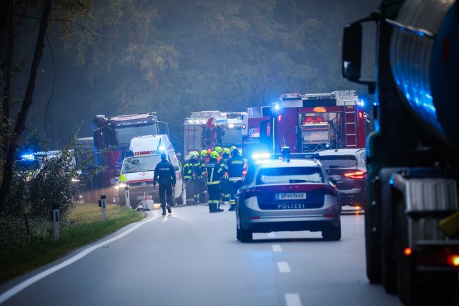 	Frontalcrash auf Lamprechtshausener Straße bei Burgkirchen fordert zwei Schwerverletzte