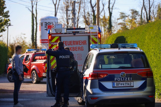 	Höhenretter der Feuerwehr bei Personenrettung in einer Garage in Kirchberg-Thening im Einsatz