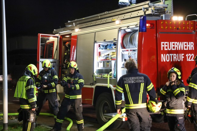 	Drei Feuerwehren bei Küchenbrand in einem Mehrparteienwohnhaus in Hörsching im Einsatz