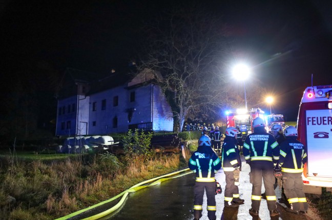 	Vollbrand einer Garconniere in einem Wohnhaus in Molln sorgt für Einsatz von vier Feuerwehren