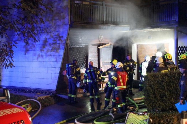 	Vollbrand einer Garconniere in einem Wohnhaus in Molln sorgt für Einsatz von vier Feuerwehren