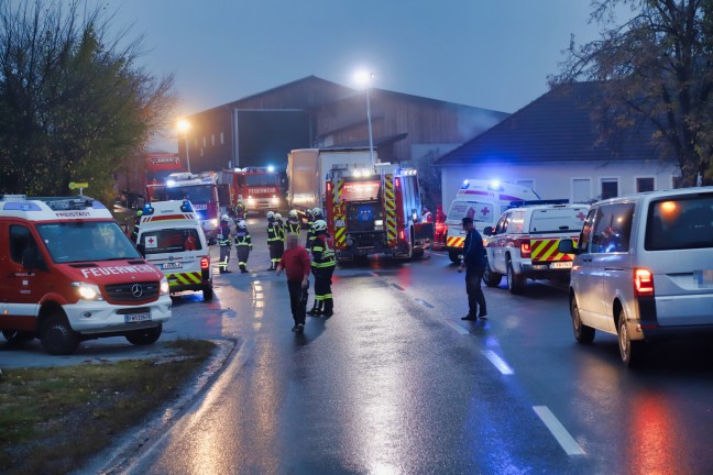 	Ein Toter bei schwerer Frontalkollision zwischen PKW und LKW in Rainbach im Mühlkreis