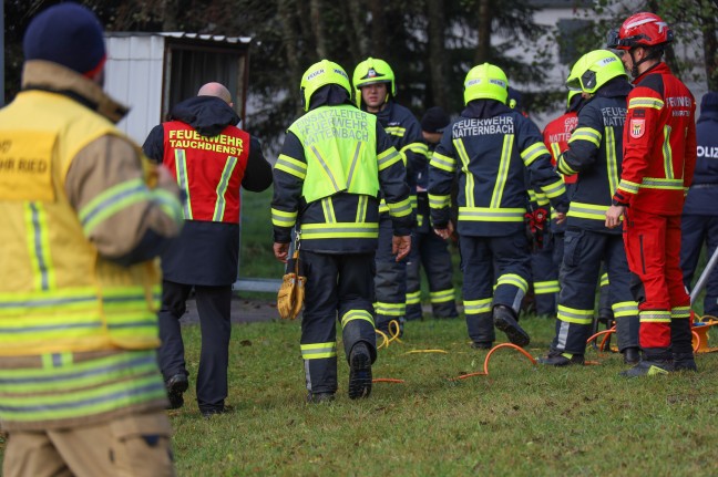 	Schreie aus Kanalnetz: Großeinsatz der Feuerwehr samt Höhenrettern und Tauchern in Natternbach