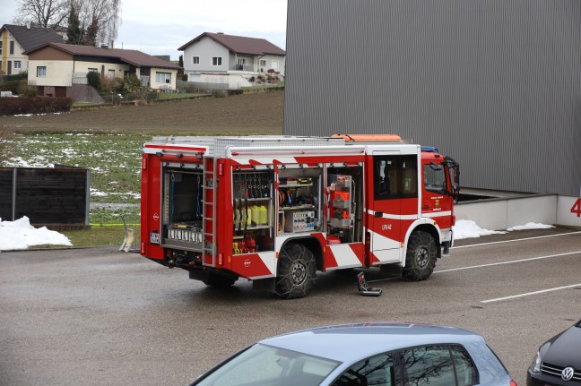 	Feuerwehr bei Überflutung bei einem Unternehmen in Krenglbach im Einsatz
