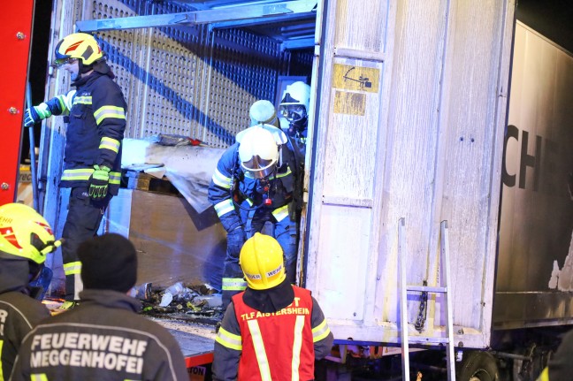 	Brand mit Gefahrstoff: Drei Feuerwehren auf Innkreisautobahn bei Kematen am Innbach im Einsatz