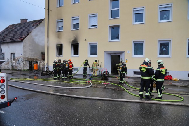 	Sieben Verletzte bei Zimmerbrand in einer Wohnung eines Mehrparteienwohnhauses in Linz-Spallerhof