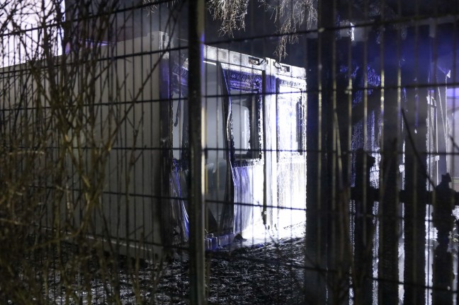 	Brand einer Müllinsel auf dem Gelände eines Schulungszentrums in Wels-Lichtenegg