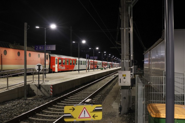 	"Warteheisl ohne Heisl": Topmoderner Bahnhof in Kremsmünster ohne Klo macht Schlagzeilen