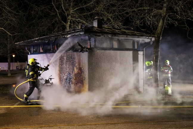 	Brand eines Trikes: Öffentliche Toilettenanlage in Marchtrenk durch Feuer schwer beschädigt