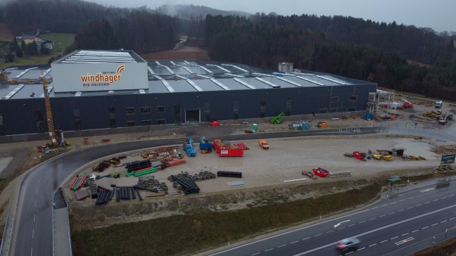 	Konkursverfahren beantragt: Baustopp auf Großbaustelle eines geplanten Wärmepumpenwerks in Pinsdorf