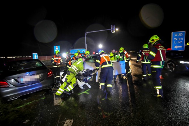 	Verkehrsunfall bei Kreuzung der Wiener Straße zur Autobahnauffahrt in Marchtrenk