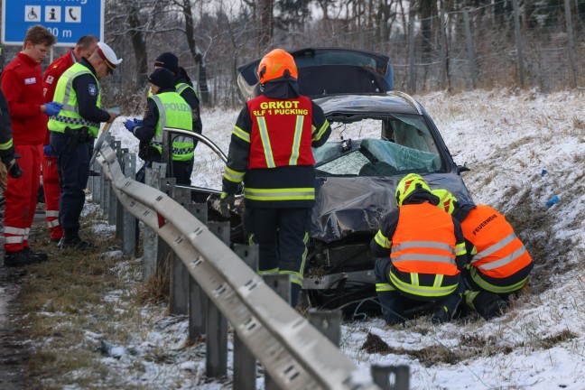 	Schwerer Verkehrsunfall mit Autoüberschlag auf Westautobahn bei Allhaming
