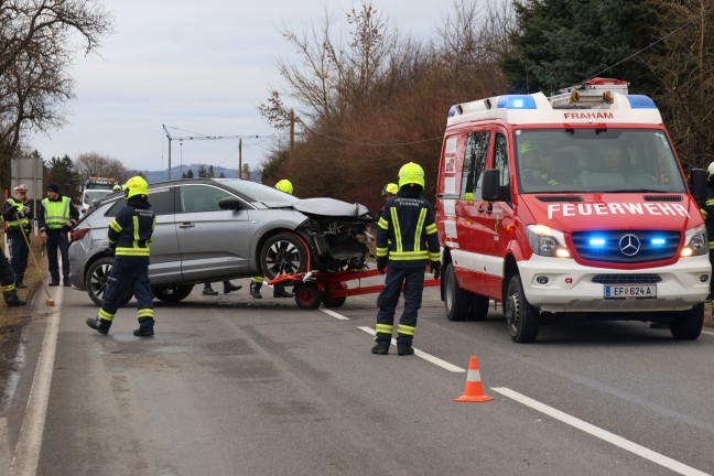 	Autolenkerin bei Verkehrsunfall auf Eferdinger Straße in Fraham von Straße abgekommen