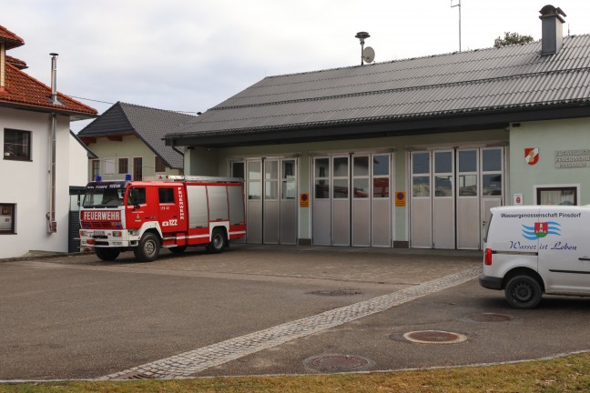 	Vier Feuerwehren zu Personenrettung aus einem Schacht in Pinsdorf alarmiert