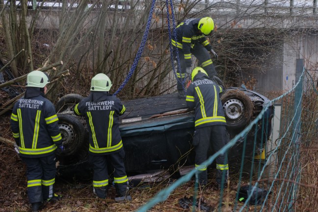 	Autoüberschlag: Unfall auf Westautobahn bei Eggendorf im Traunkreis fordert eine verletzte Person