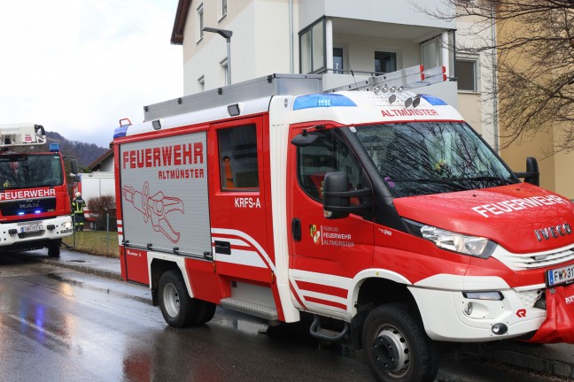 	Neun Verletzte nach Zimmerbrand in einer Wohnung eines Mehrparteienwohnhauses in Altmünster