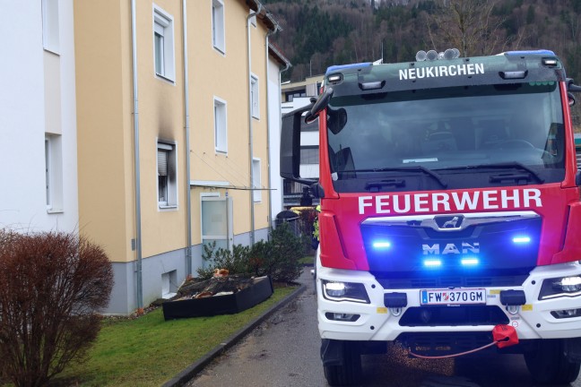 	Neun Verletzte nach Zimmerbrand in einer Wohnung eines Mehrparteienwohnhauses in Altmünster