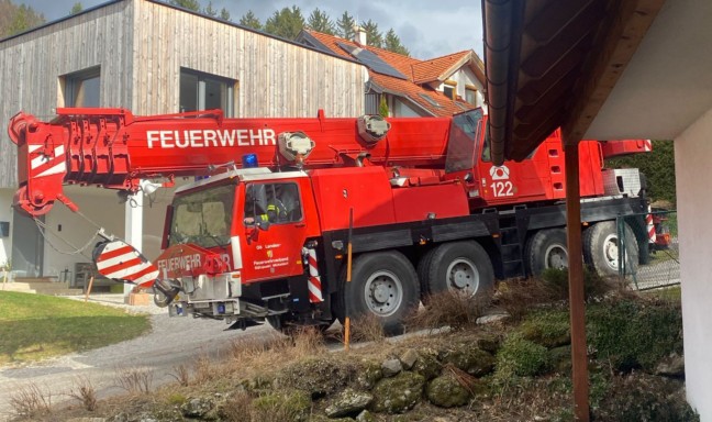 	Ziemlich festgefahrene Situation: Bergung eines LKW-Sattelzugs in Micheldorf in Oberösterreich