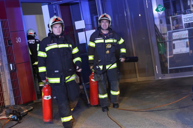 	Fußballtraining abgebrochen: Einsatz nach Brand im Technikraum einer Sportarena in Wels-Vogelweide