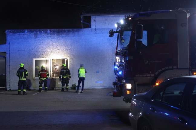 	Vier Feuerwehren bei Brand eines Büros in einem Firmengebäude in Ansfelden im Einsatz