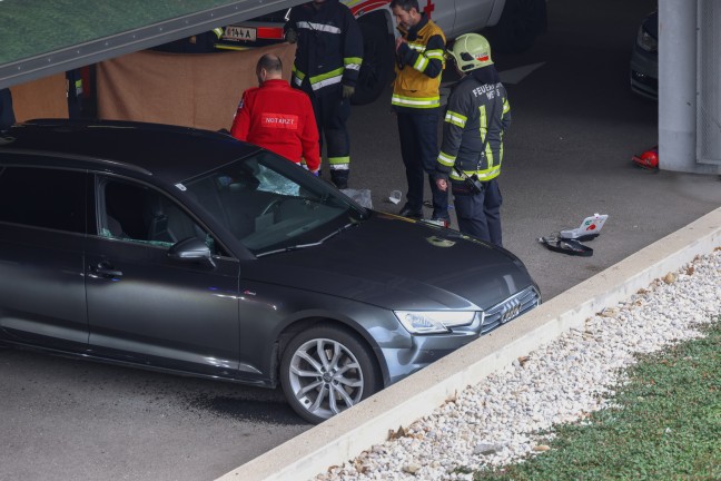 	Unfall in Tiefgarage: Personenrettung und Reanimation eines Autolenkers in Wels-Waidhausen