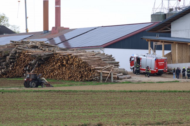 	Brand eines Traktors bei einem Bauernhof in Kremsmünster sorgte für Einsatz dreier Feuerwehren