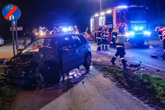 	Kollision zwischen Traktor und Auto auf Pyhrnpass Straße in Thalheim bei Wels