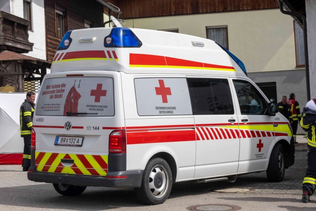 	Landwirt (74) nach schwerem Arbeitsunfall in Eggelsberg im Klinikum verstorben