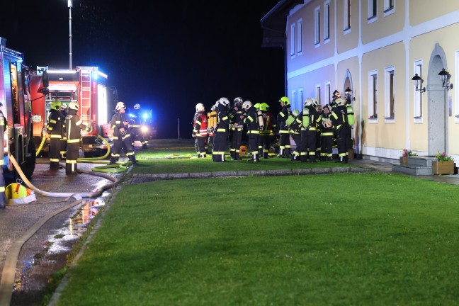 	Vier Feuerwehren bei Brand einer Selche im Keller eines Vierkanters in Pichl bei Wels im Einsatz