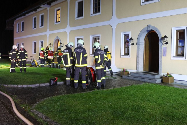 	Vier Feuerwehren bei Brand einer Selche im Keller eines Vierkanters in Pichl bei Wels im Einsatz