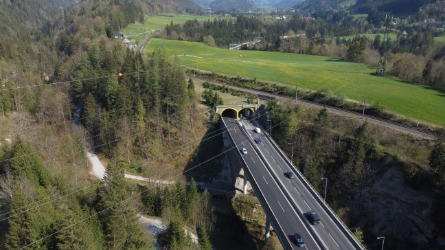 	Kurze Sperre der Pyhrnautobahn nach Unfall im Tunnelbereich in Roßleithen