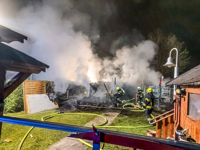	Brand mehrerer Gartenhütten in einer Schrebergartensiedlung in Braunau am Inn