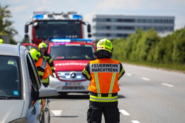 	Fahrzeugpanne: Vermeintlicher PKW-Brand auf Wiener Straße bei Marchtrenk sorgte für Feuerwehreinsatz
