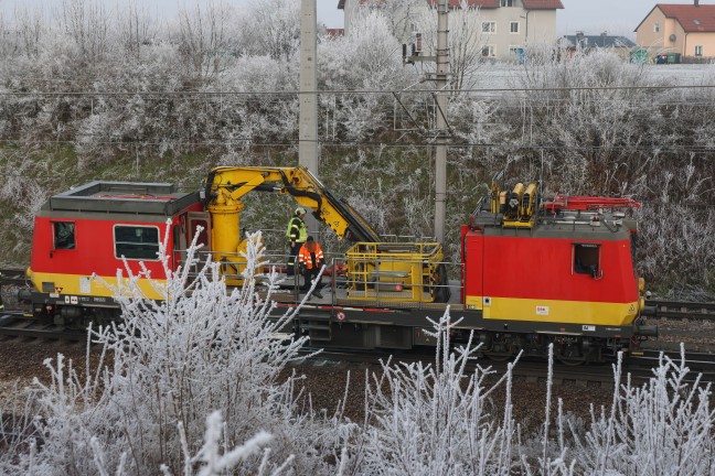 Brand an einem Arbeitszug bei Enns fordert eine verletzte Person