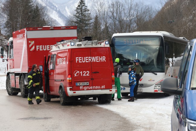 Grnau im Almtal: Groe Evakuierungsaktion nach Defekt einer Liftanlage im Skigebiet am Kasberg