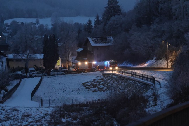 Verkehrsunfall zwischen zwei PKW auf Scharnsteiner Straße in Scharnstein endet glimpflich