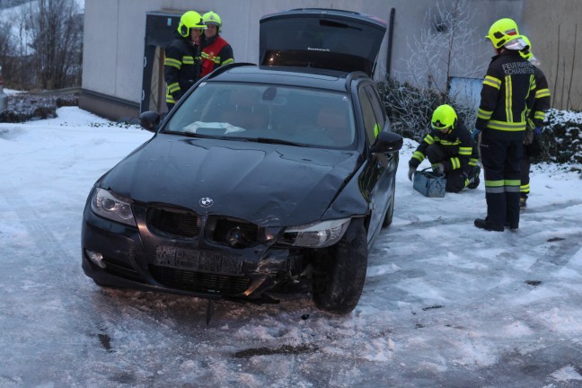 Verkehrsunfall zwischen zwei PKW auf Scharnsteiner Straße in Scharnstein endet glimpflich