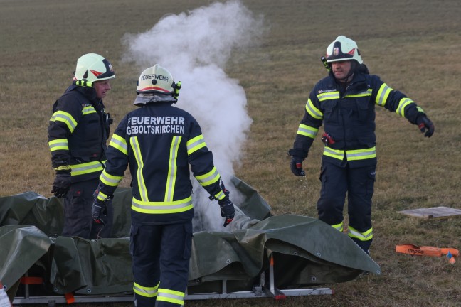 Schwieriger Lscheinsatz: Brand eines getftelten Stromspeichers in einem Wohnhaus in Geboltskirchen
