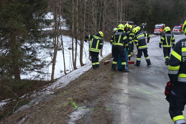 Schwerer Verkehrsunfall auf Pyhrnpass Strae in Spital am Pyhrn fordert drei Verletzte