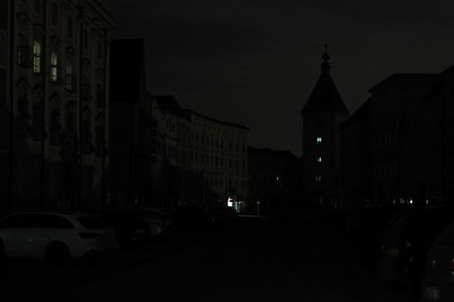 Nchtlicher Stromausfall: Groteil des Welser Stadtgebietes fr etwa eine Stunde ohne Strom