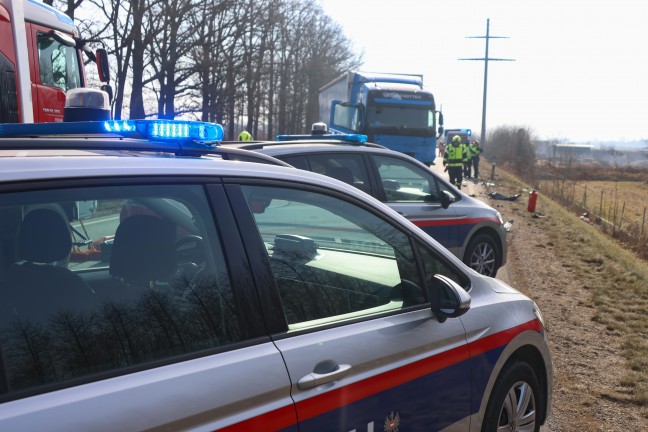 Tdlicher Frontalcrash: Autolenker auf Steyrer Strae bei Kronstorf tdlich verunglckt