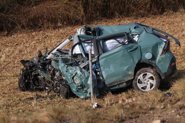 Tdlicher Frontalcrash: Autolenker auf Steyrer Strae bei Kronstorf tdlich verunglckt