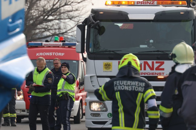 Tdlicher Frontalcrash: Autolenker auf Steyrer Strae bei Kronstorf tdlich verunglckt