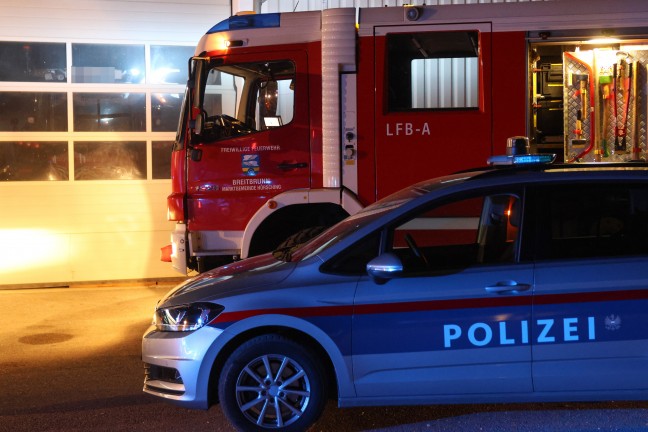 Drei Feuerwehren bei Rckbrand einer Heizungsanlage auf einem Bauernhof in Hrsching im Einsatz