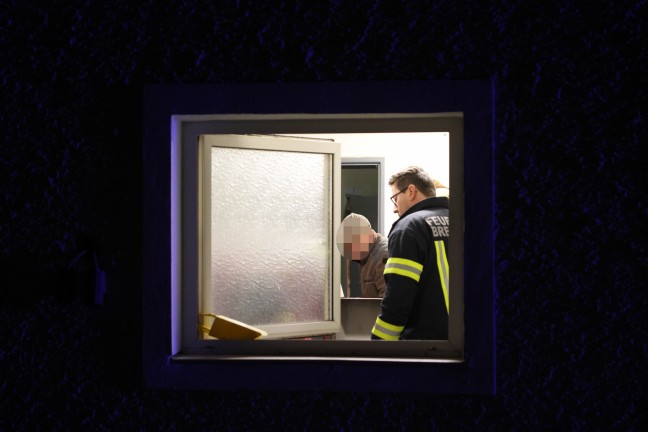 Drei Feuerwehren bei Rckbrand einer Heizungsanlage auf einem Bauernhof in Hrsching im Einsatz